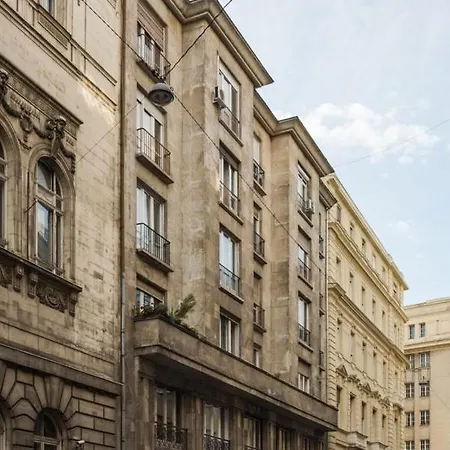 Secret Diamond Of The Parlament Apartment Budapest